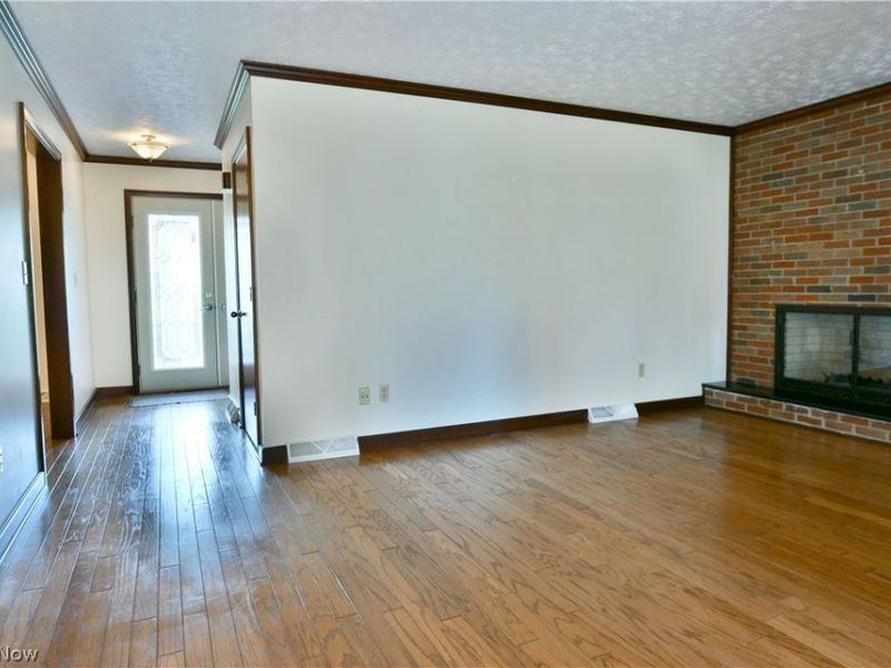 190 Maple Leaf Drive, Hubbard, OH 44425 Photo 13