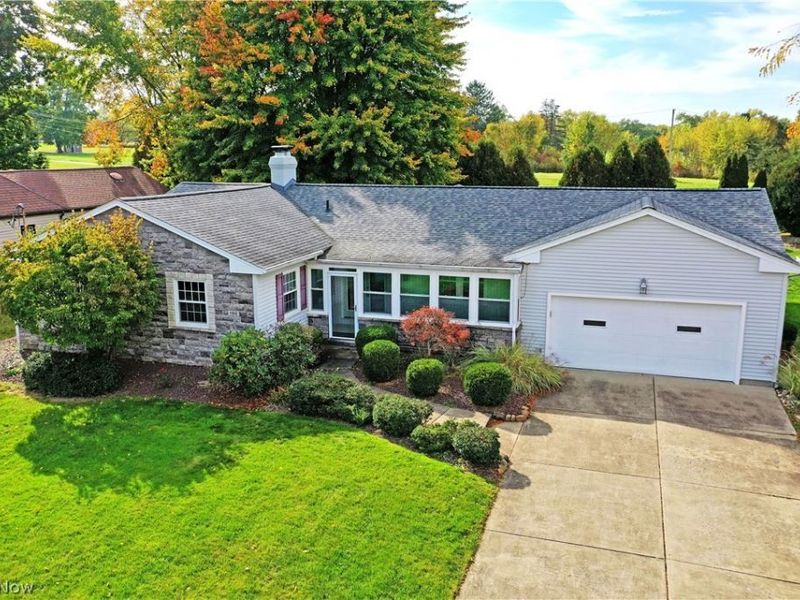 190 Maple Leaf Drive, Hubbard, OH 44425 Photo 3