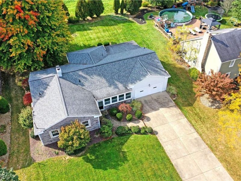 190 Maple Leaf Drive, Hubbard, OH 44425 Photo 5