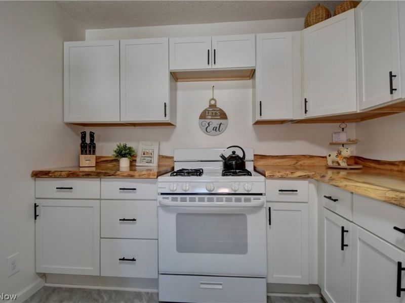 3165 Phalanx Mills Herner Road, Southington, OH 44470 Photo 13