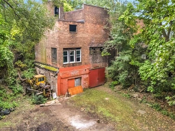2908 Barber Avenue, Cleveland, OH 44113