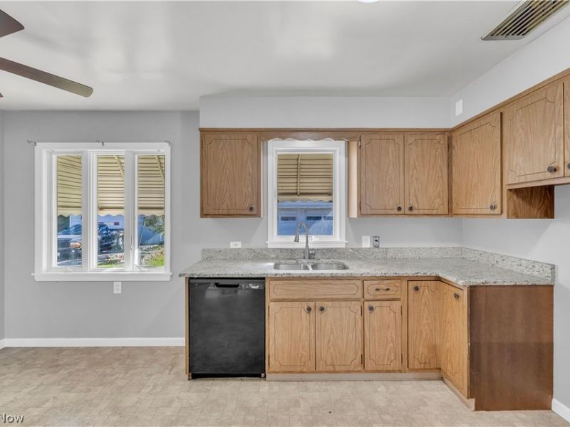 5603 Laverne Avenue, Parma, OH 44129 Photo 8