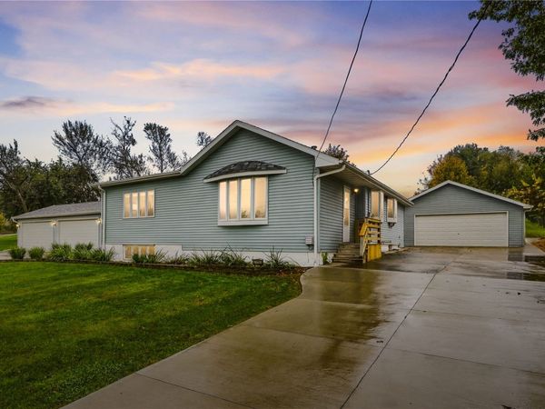 2135 Zika Ave, Cedar Rapids, IA 52405