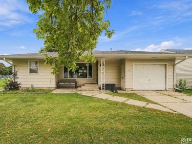 941 14th Street, Henderson, NE 68371