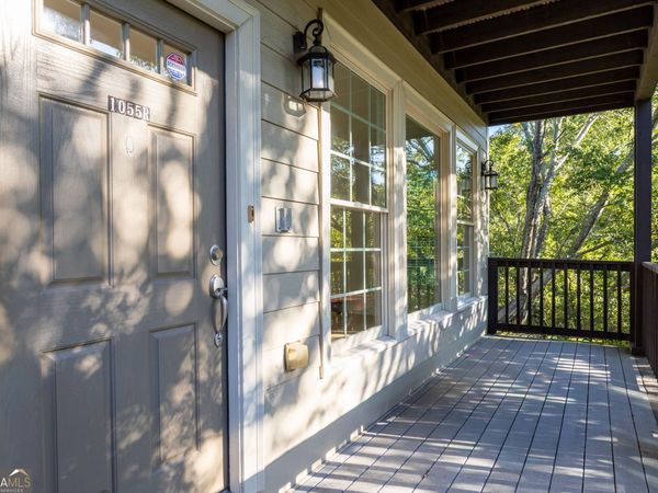 1055 Davis Circle NW, Unit R, Atlanta, GA 30318