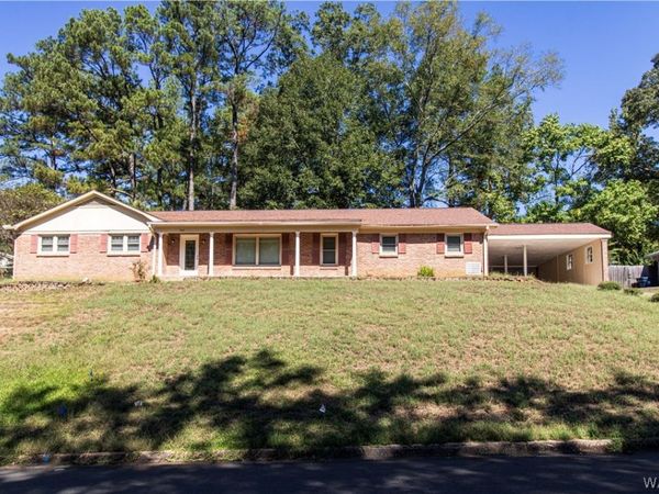 704 Greystone Street , Northport, AL 35473