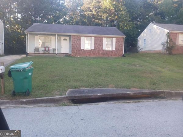 5677 Pine Gate Drive, College Park, GA 30349