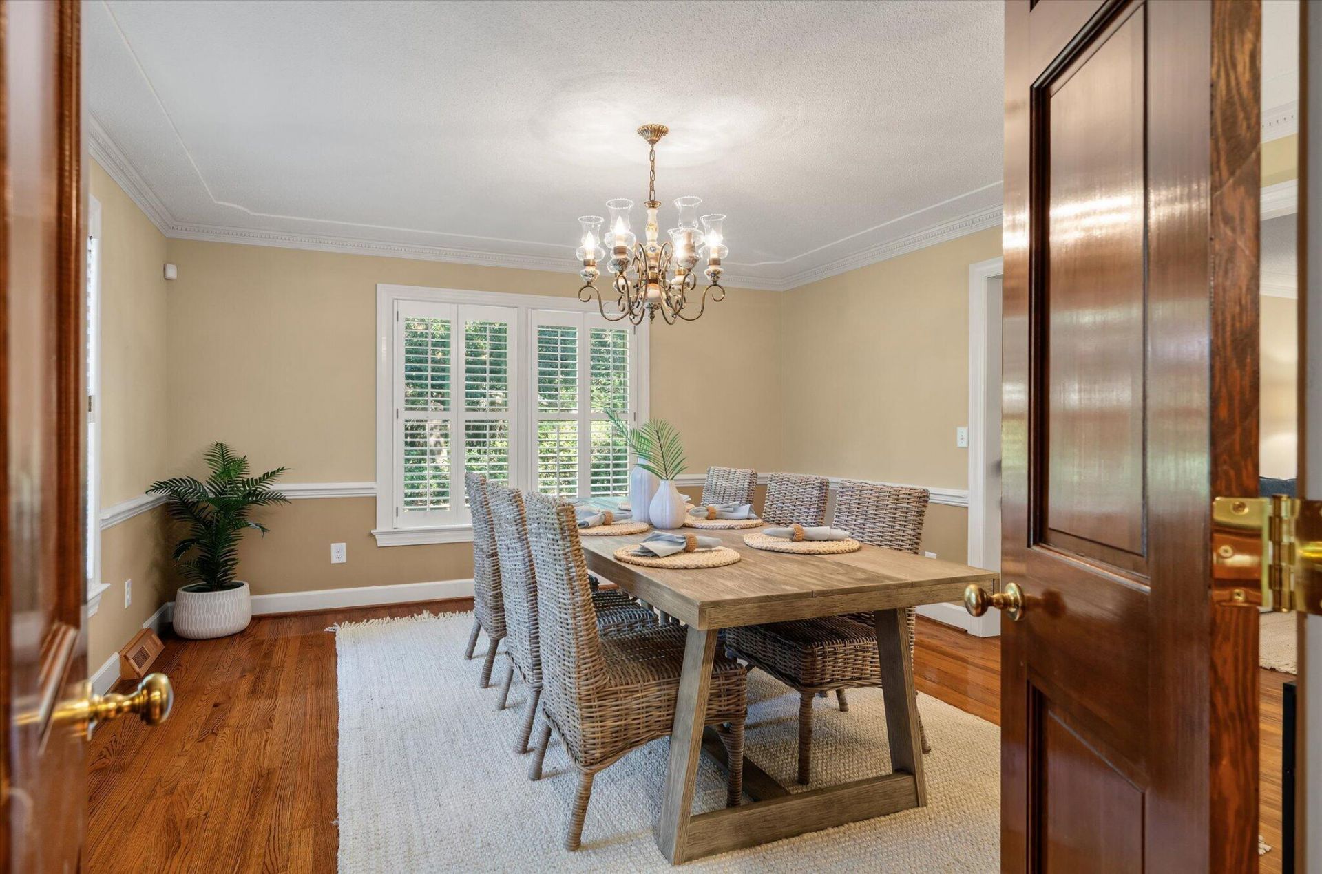 989 Three Trees Road Photo 10