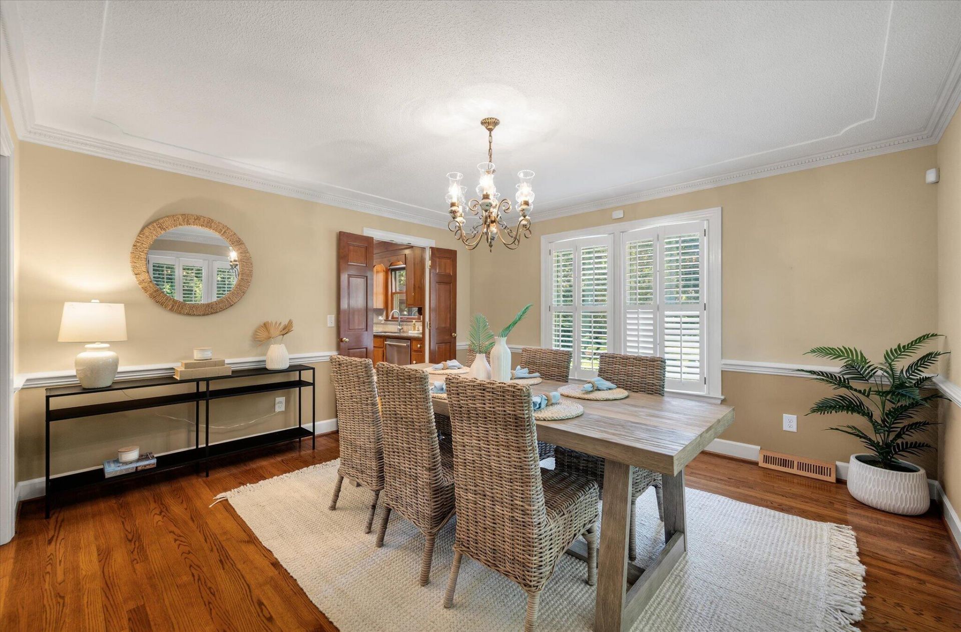 989 Three Trees Road Photo 11
