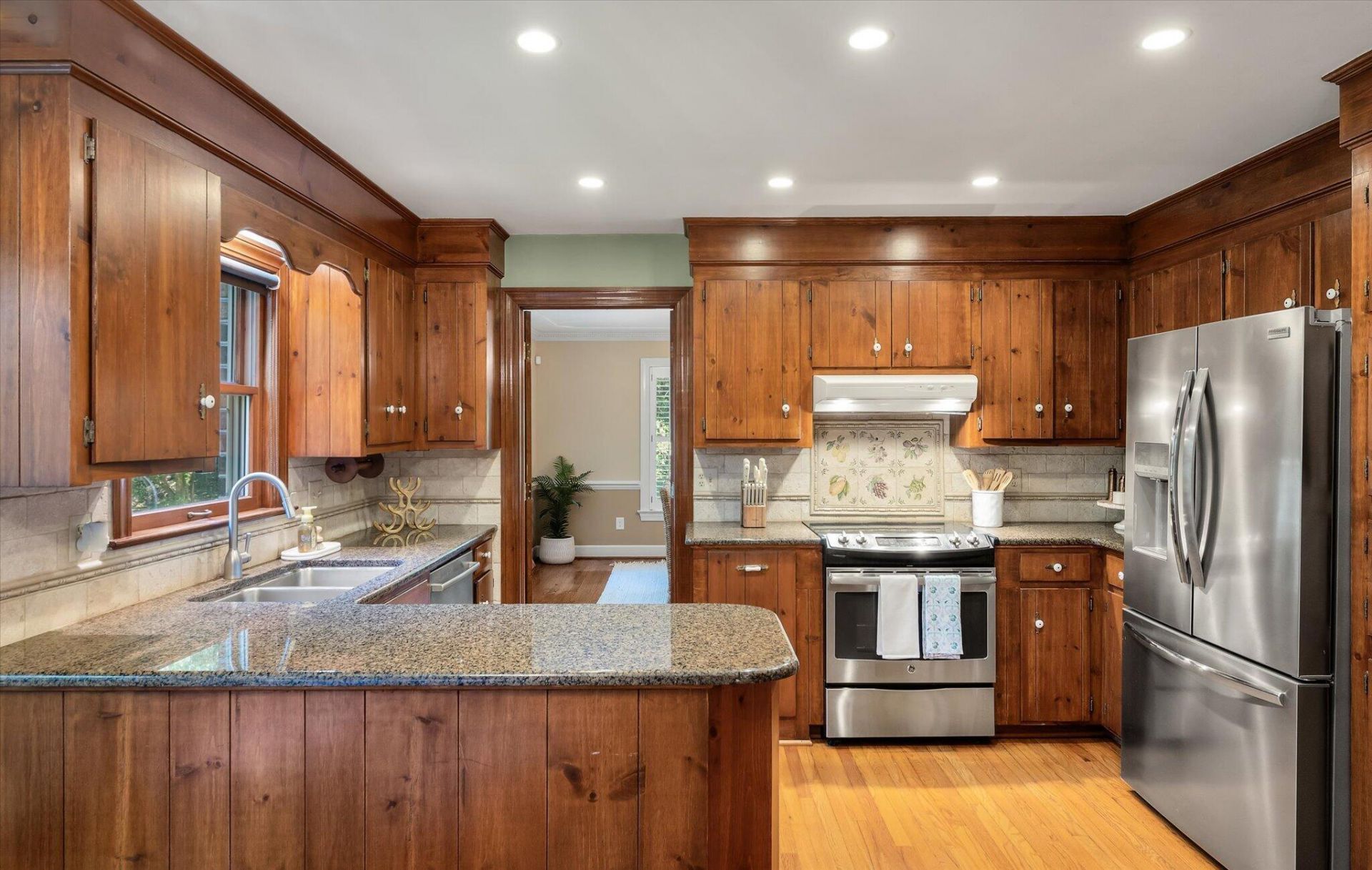 989 Three Trees Road Photo 15