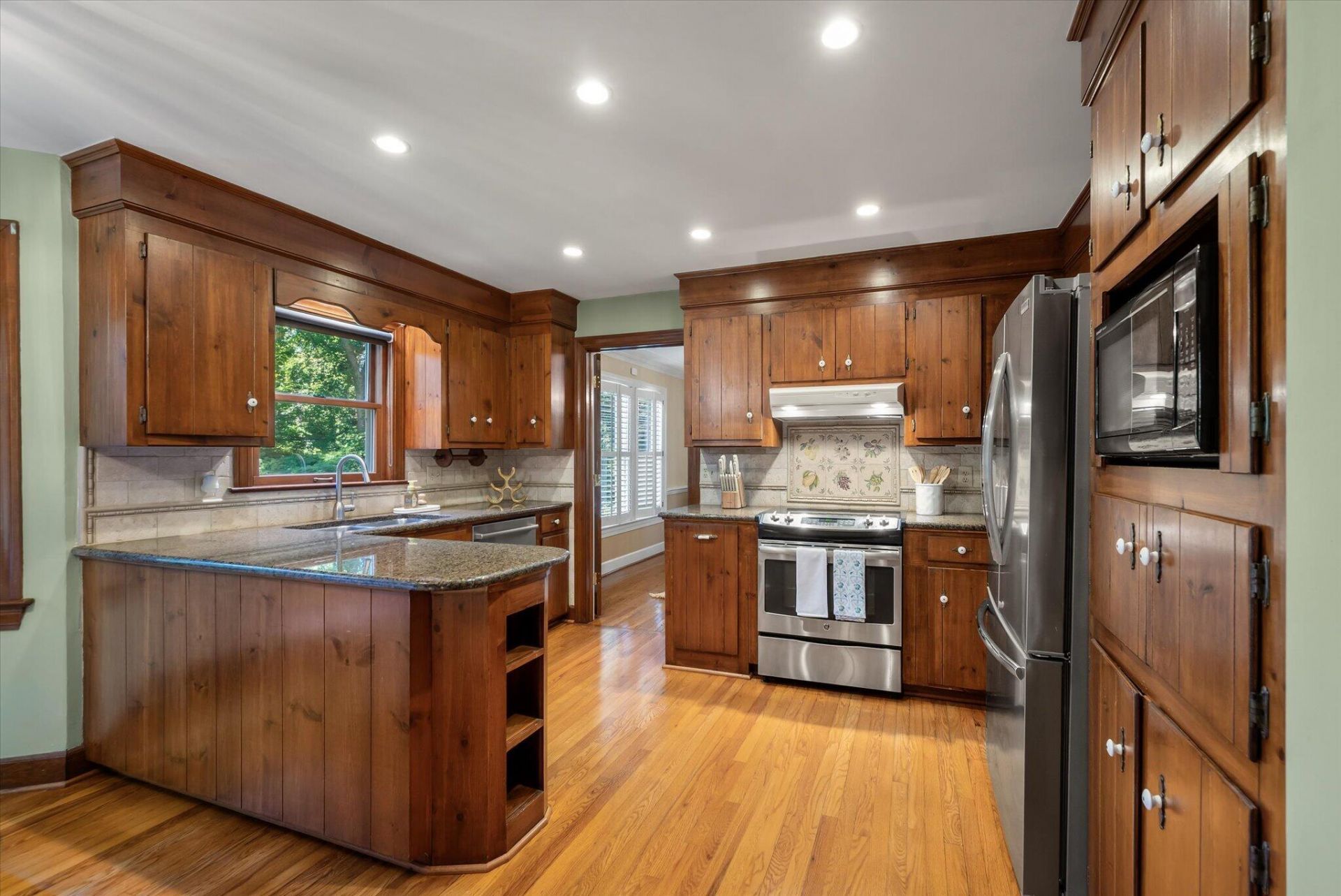 989 Three Trees Road Photo 16