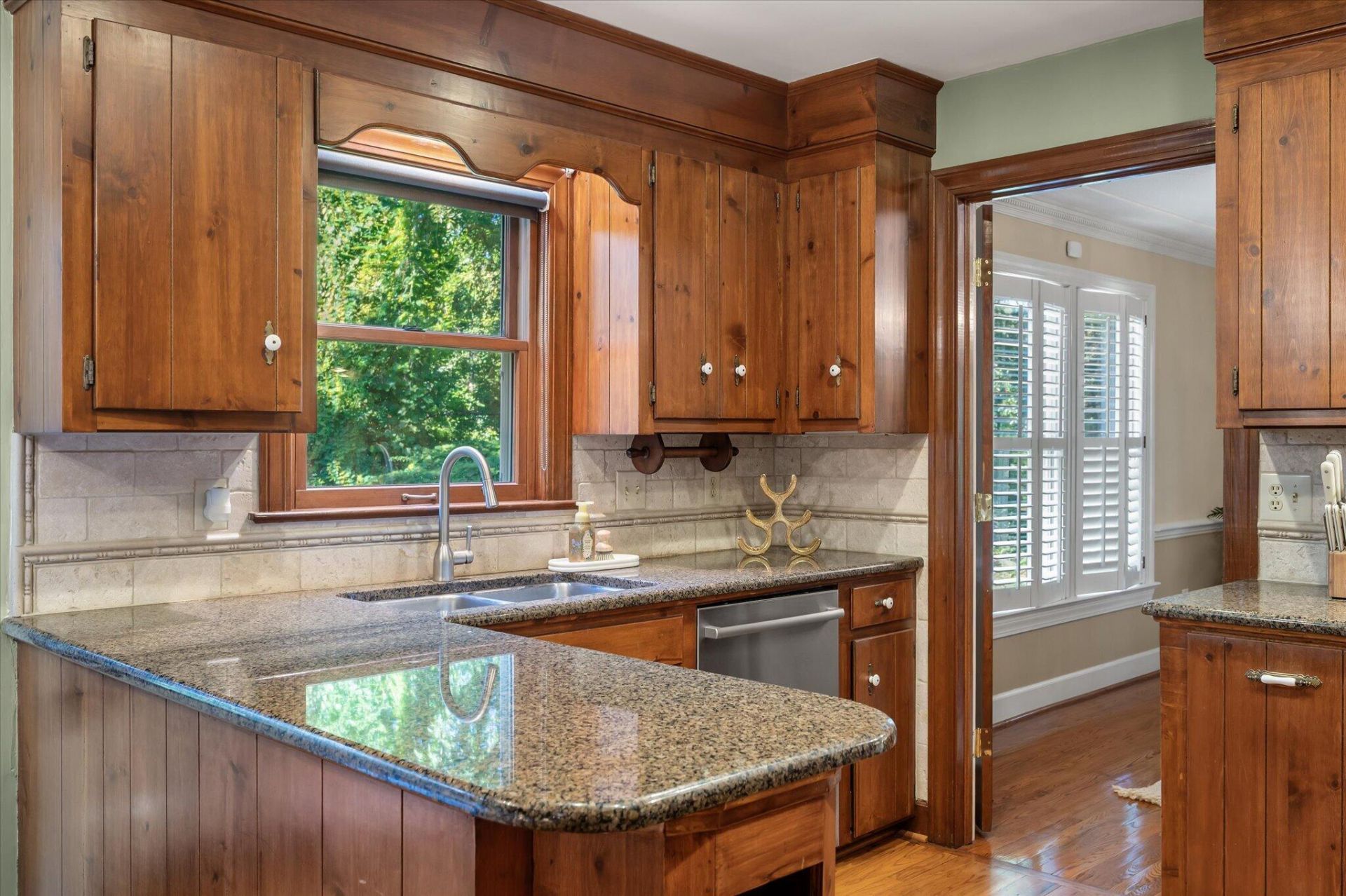 989 Three Trees Road Photo 17