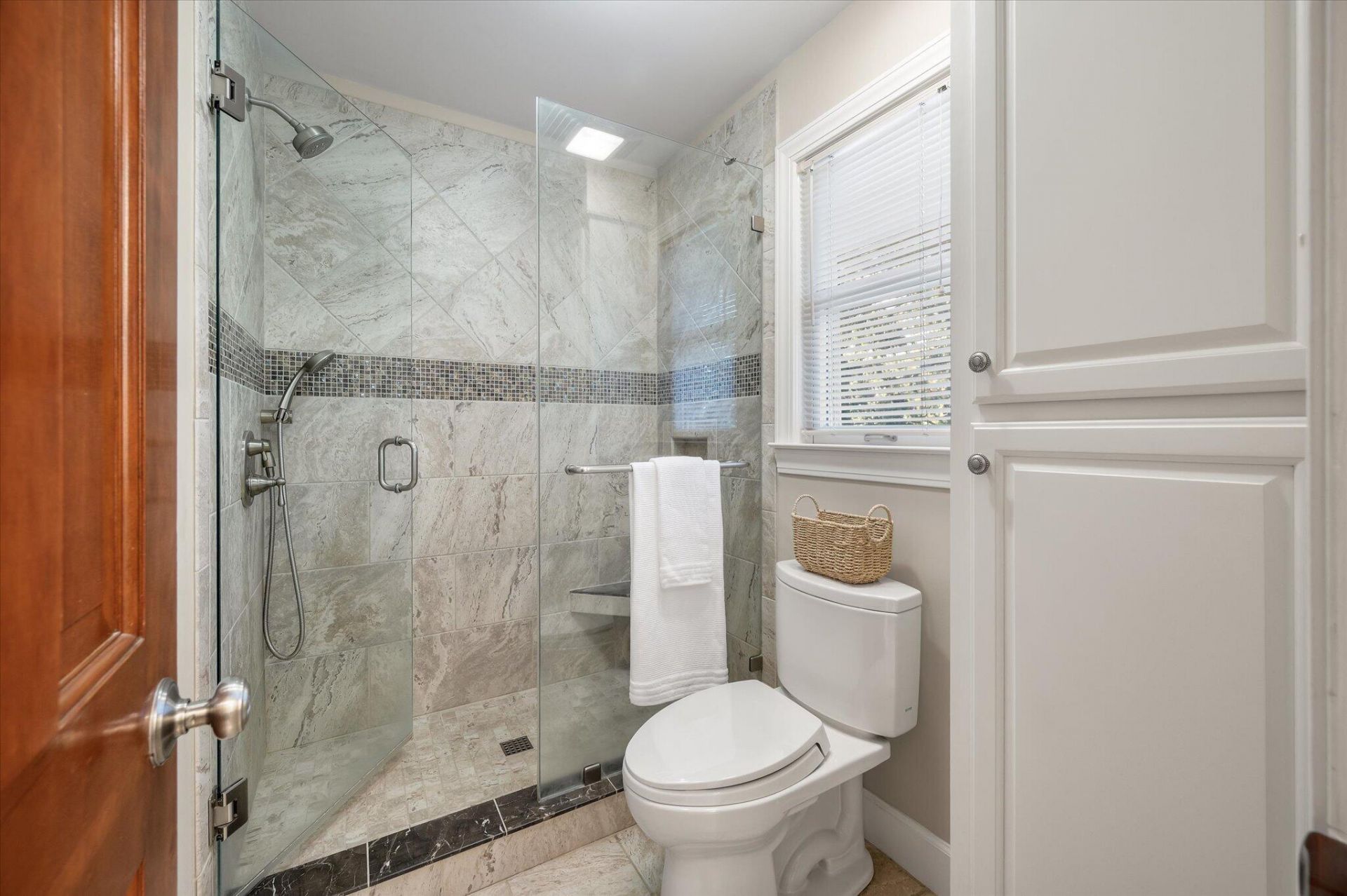 989 Three Trees Road Photo 36