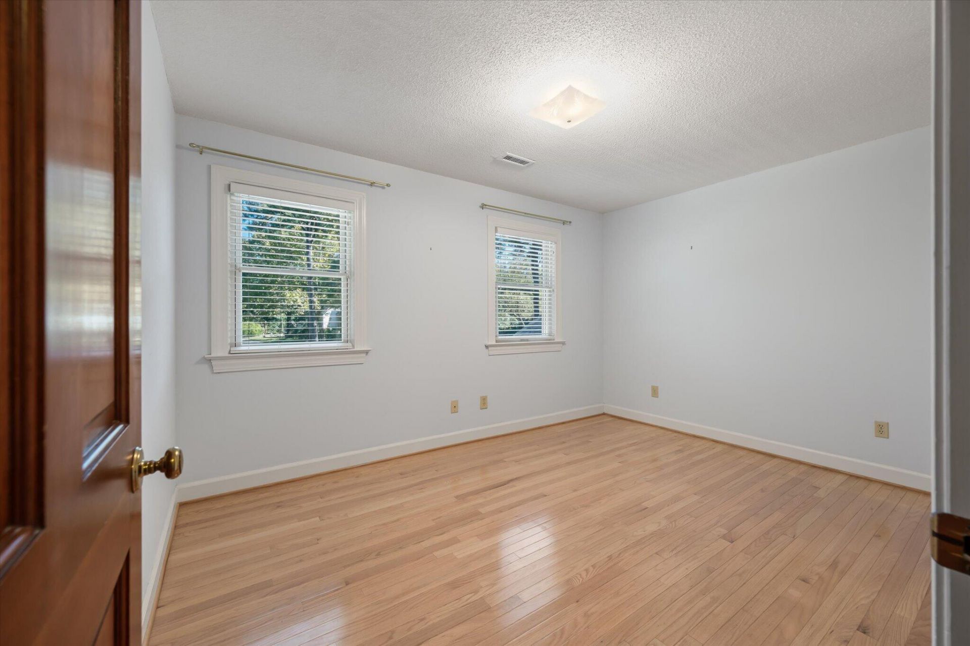 989 Three Trees Road Photo 39