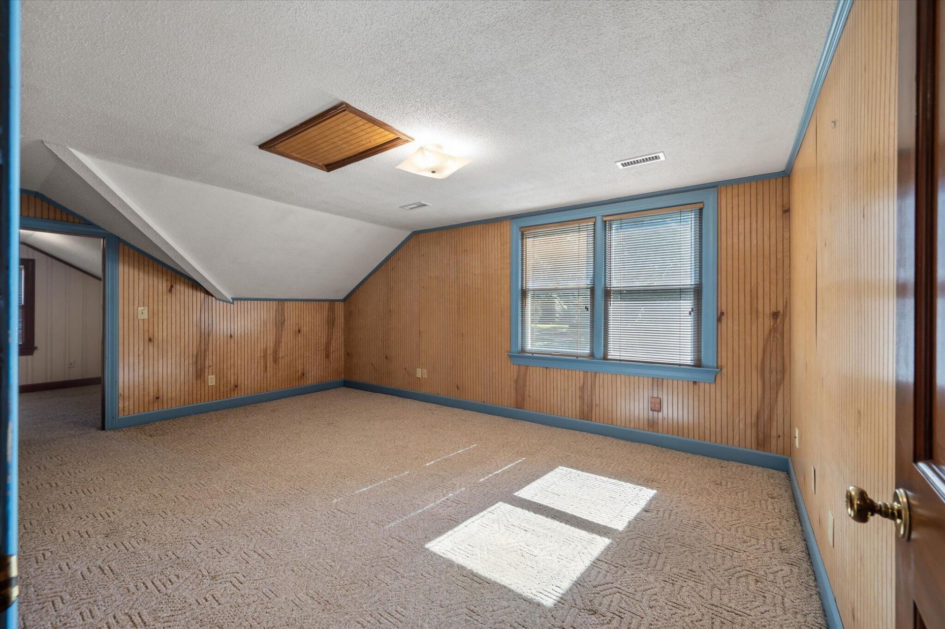 989 Three Trees Road Photo 43