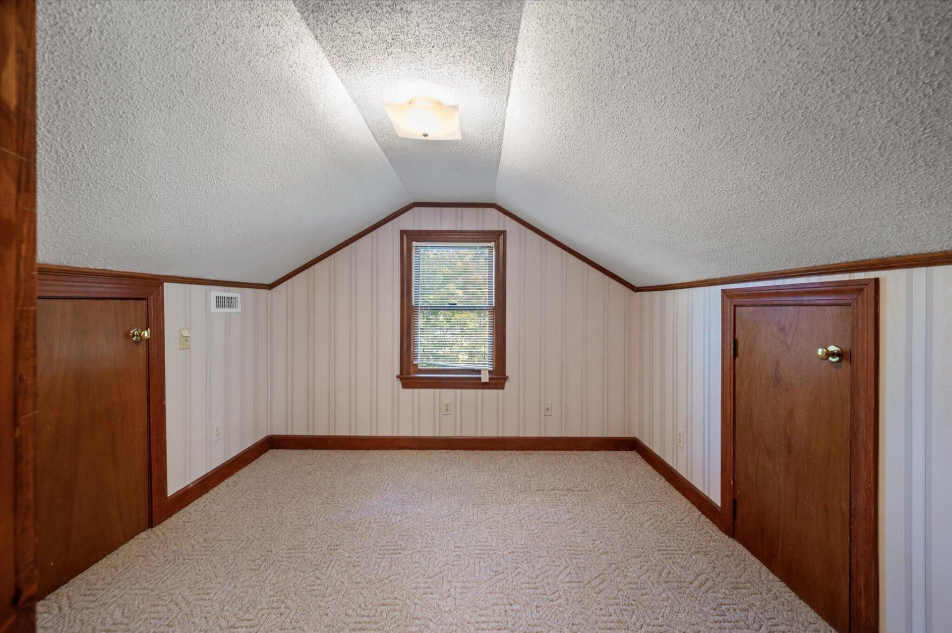 989 Three Trees Road Photo 45