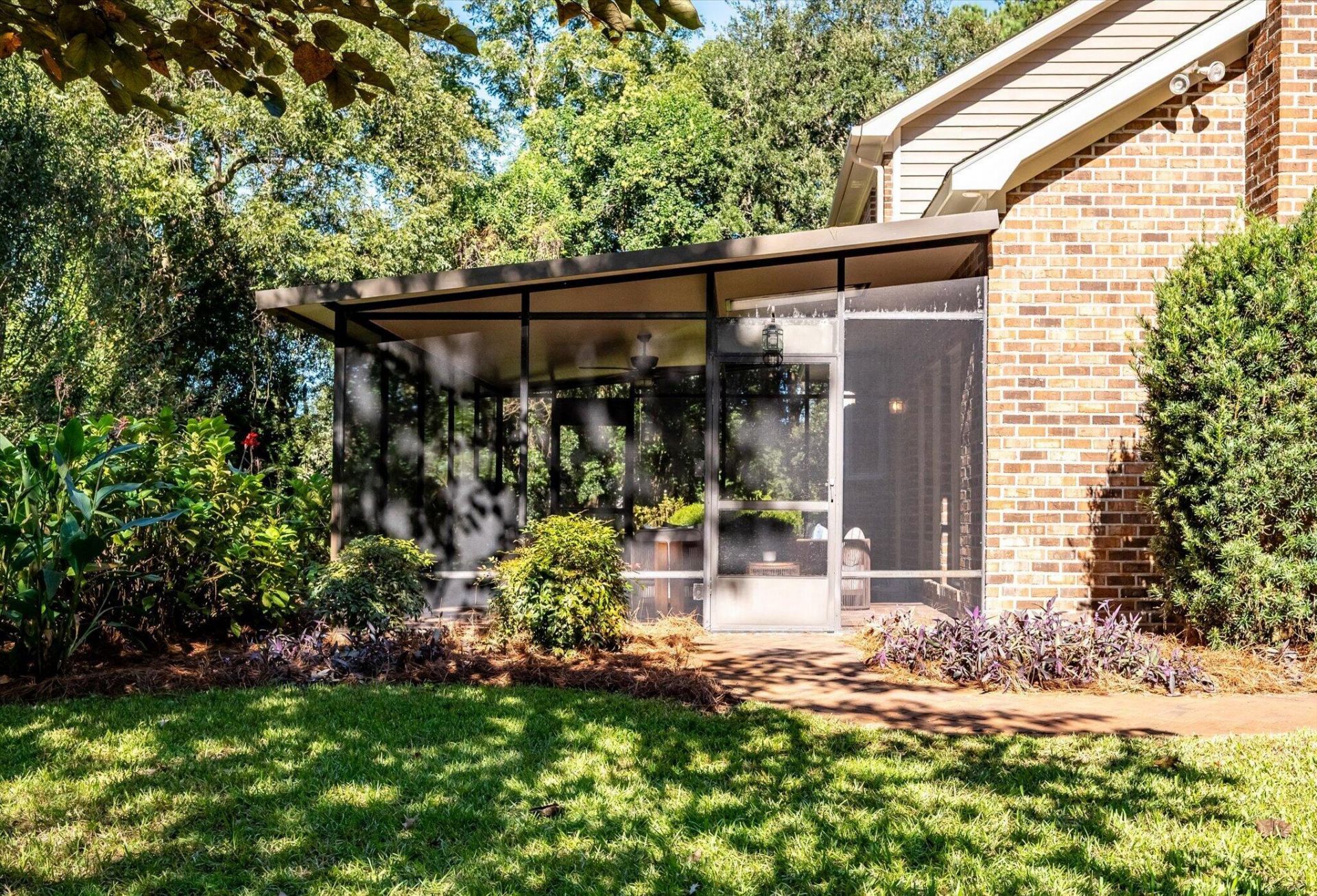 989 Three Trees Road Photo 65