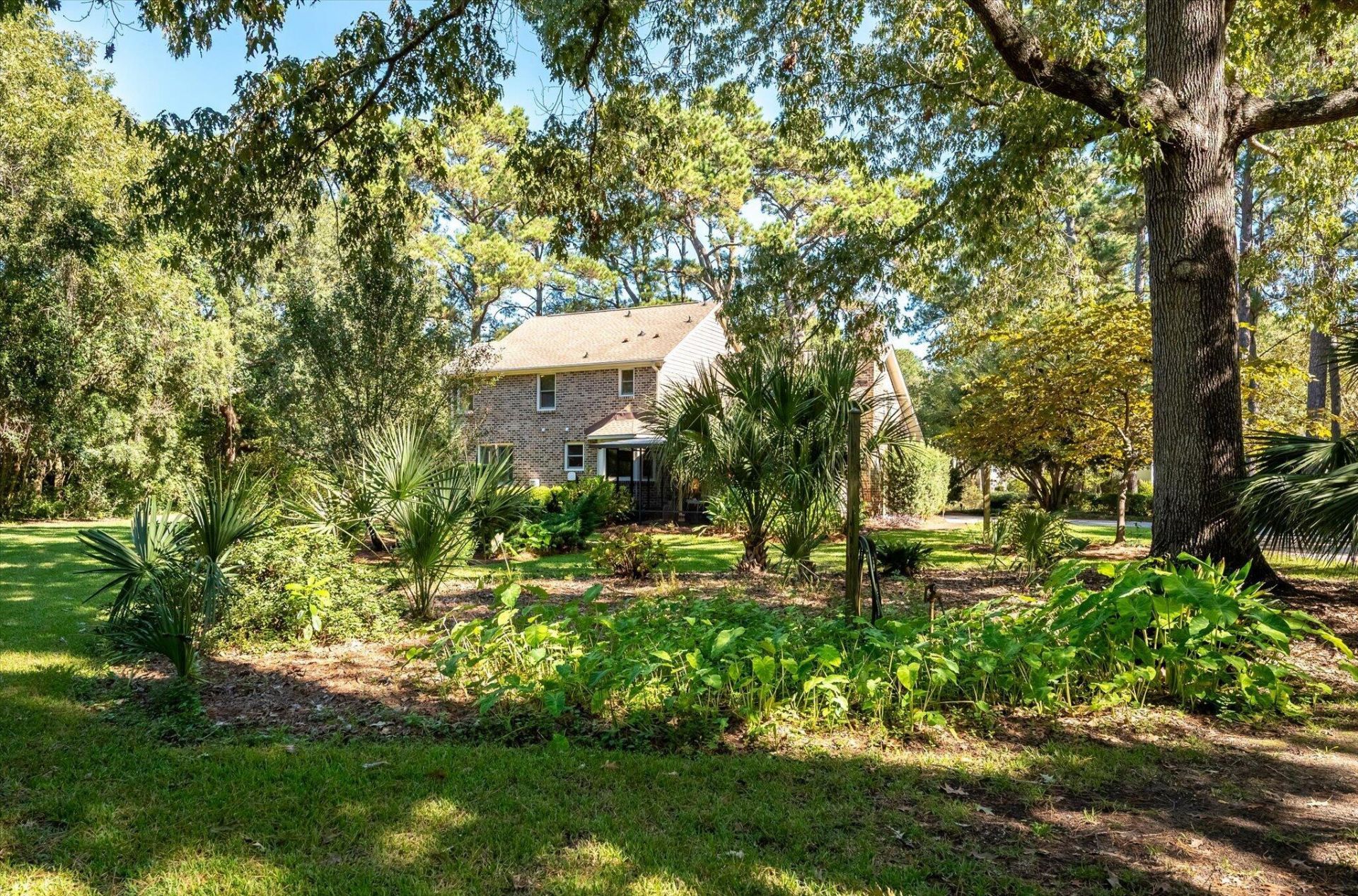 989 Three Trees Road Photo 68