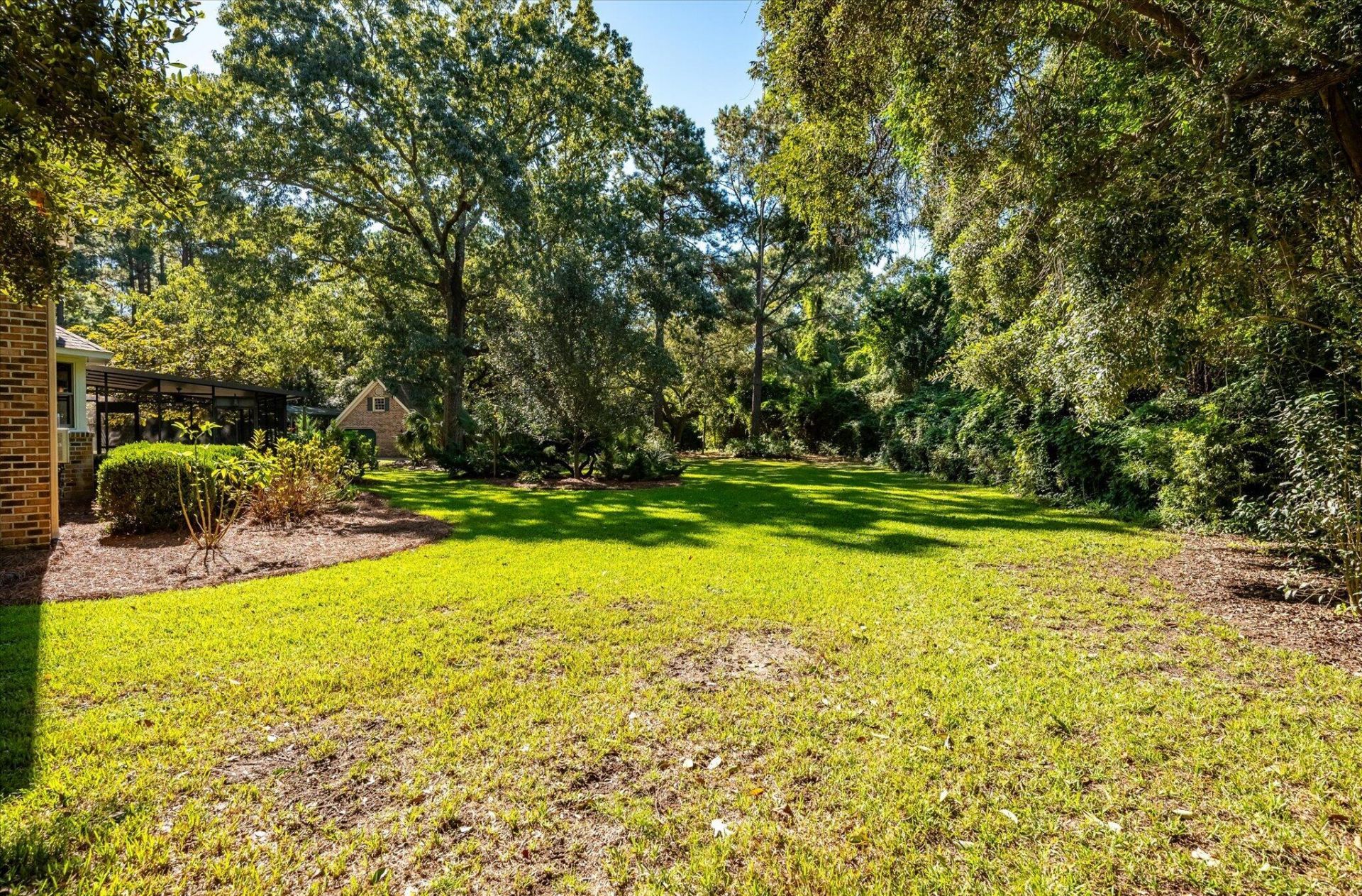 989 Three Trees Road Photo 69