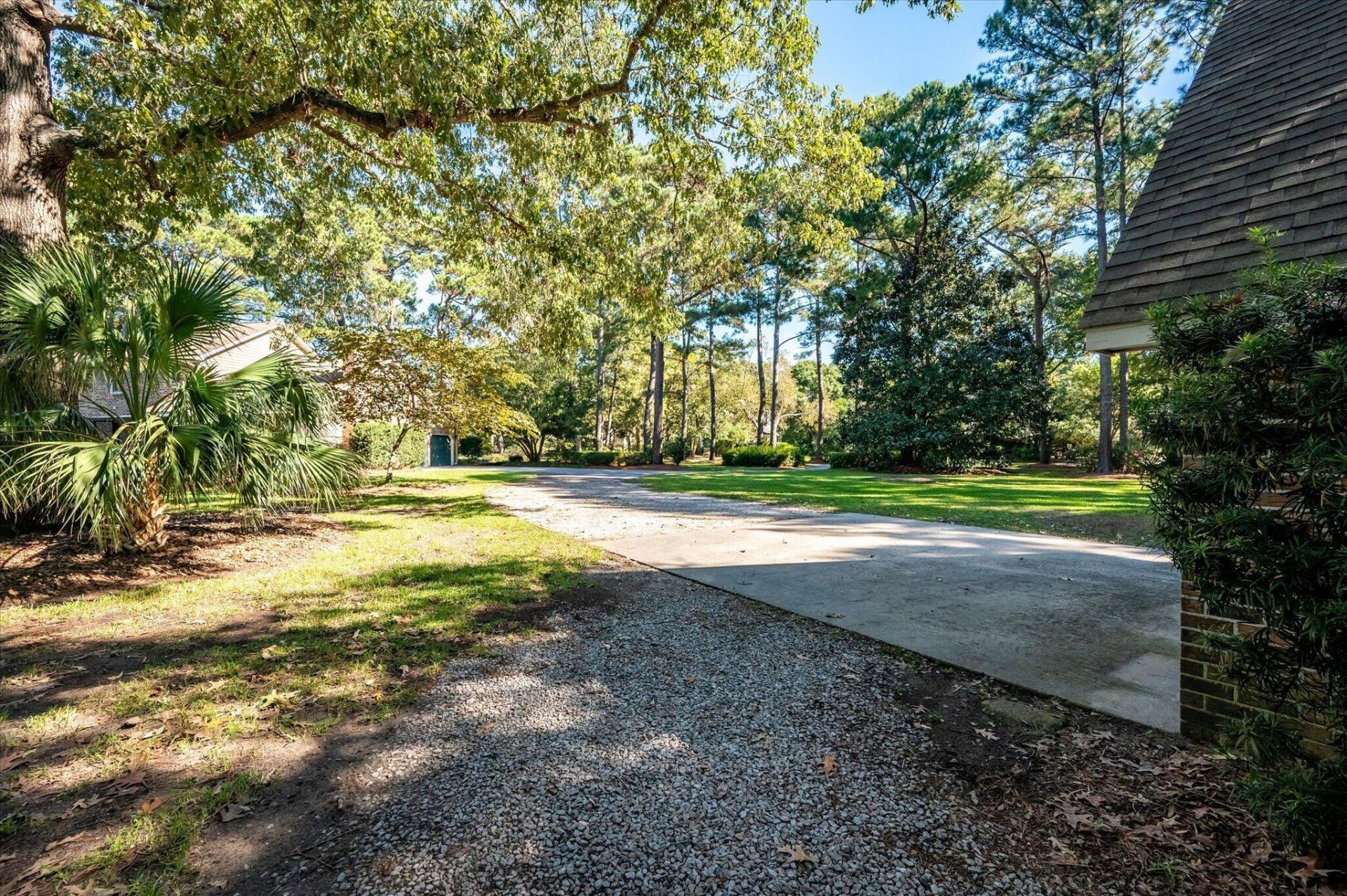 989 Three Trees Road Photo 70