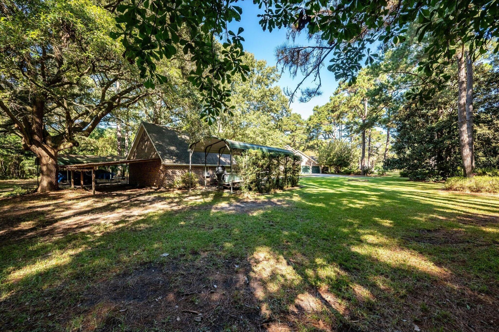 989 Three Trees Road Photo 72