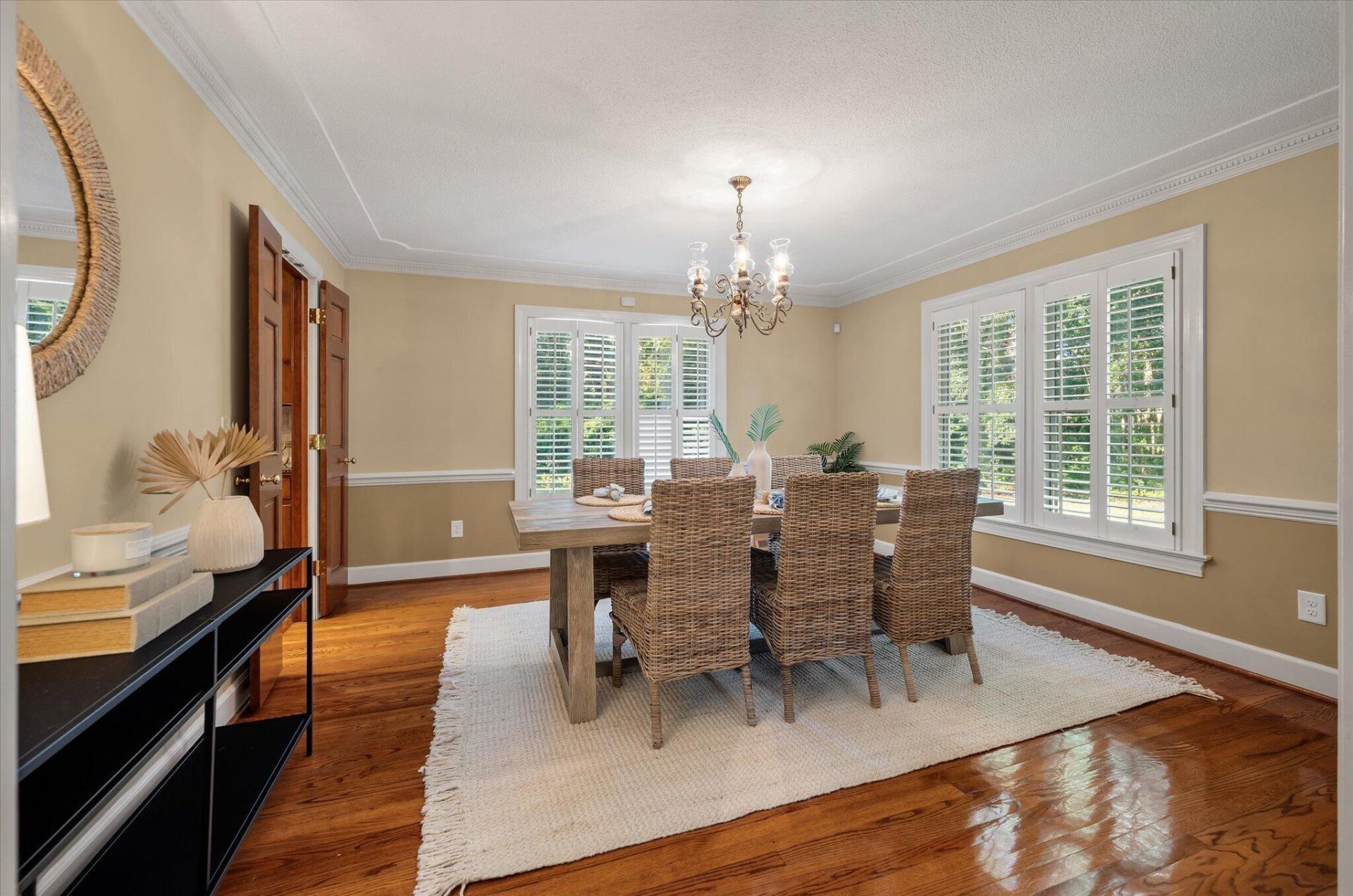 989 Three Trees Road Photo 9