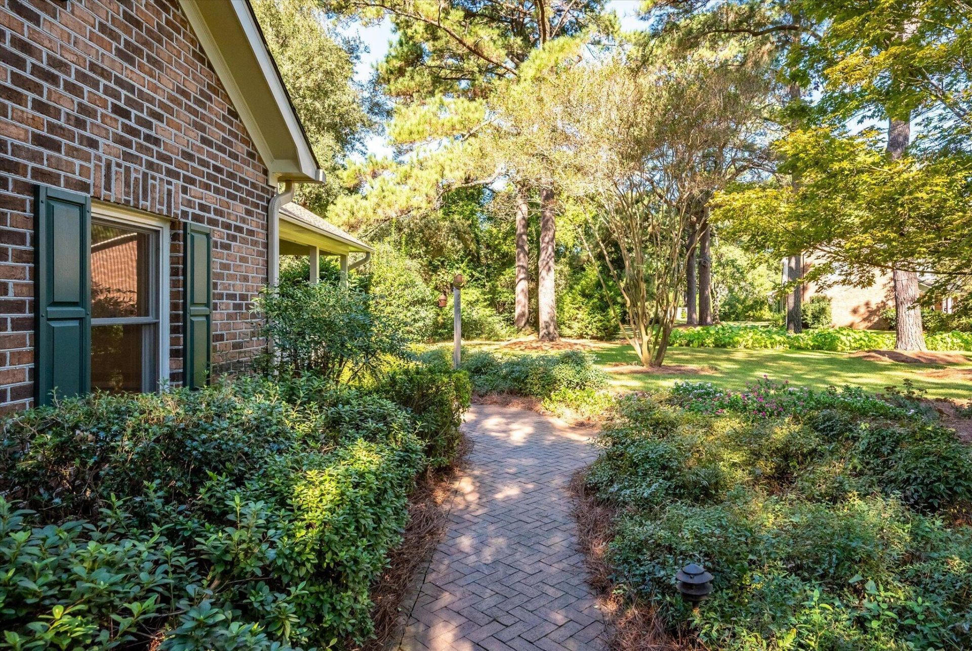 989 Three Trees Road Photo 93