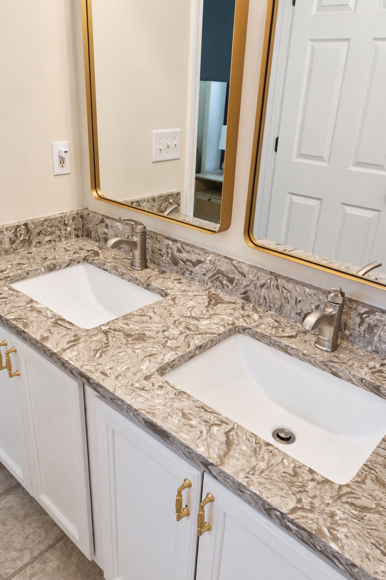 592 Hainsworth Drive Photo 23