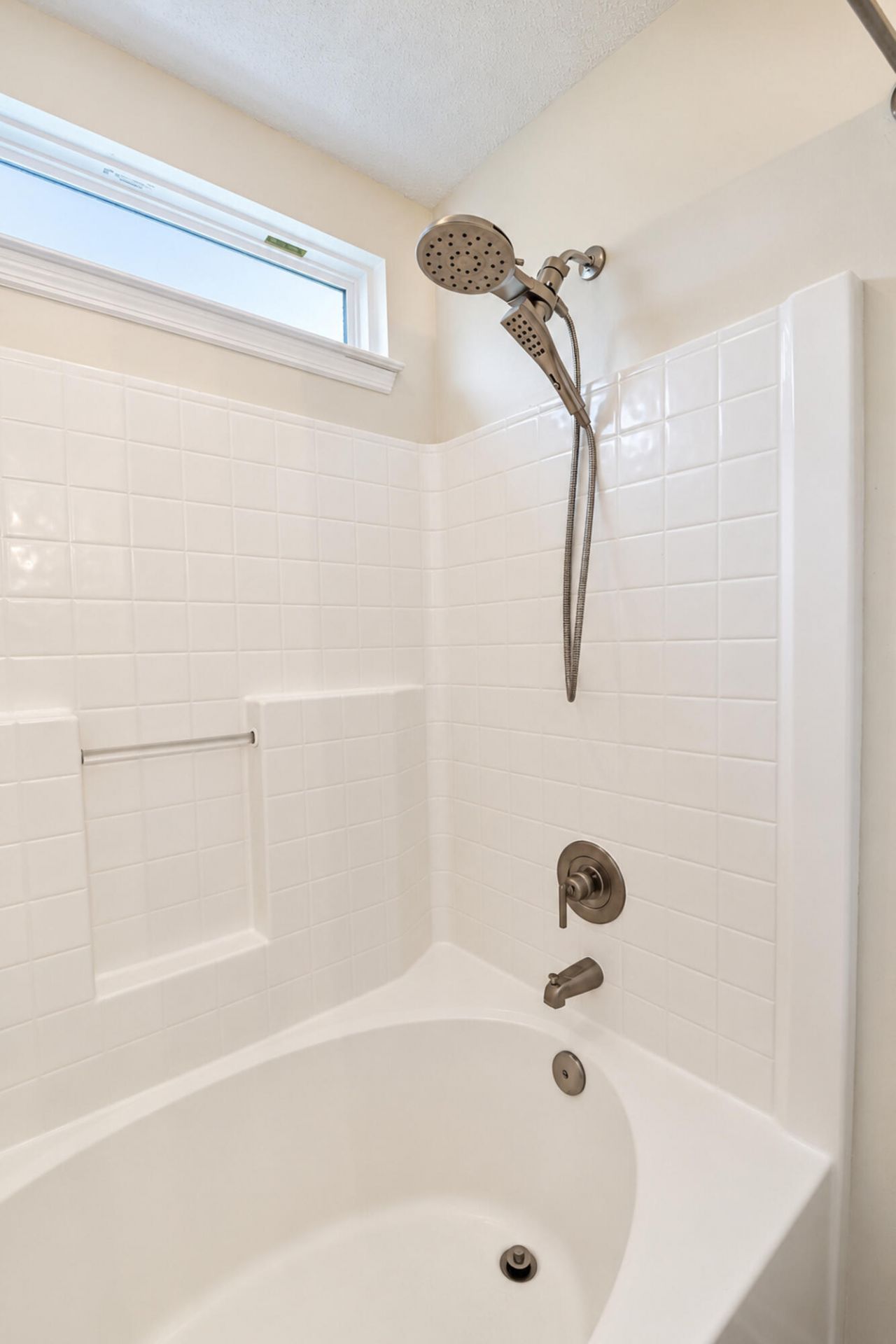 592 Hainsworth Drive Photo 24