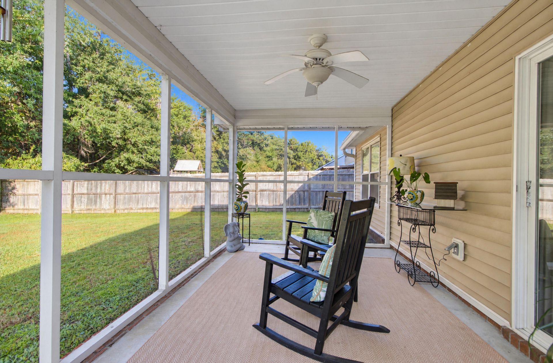 592 Hainsworth Drive Photo 32