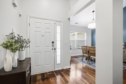 592 Hainsworth Drive photo 4