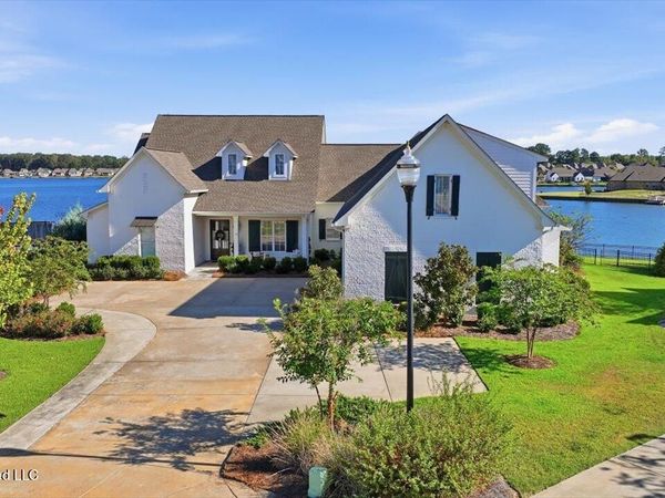 104 Lake Cove, Madison, MS 39110
