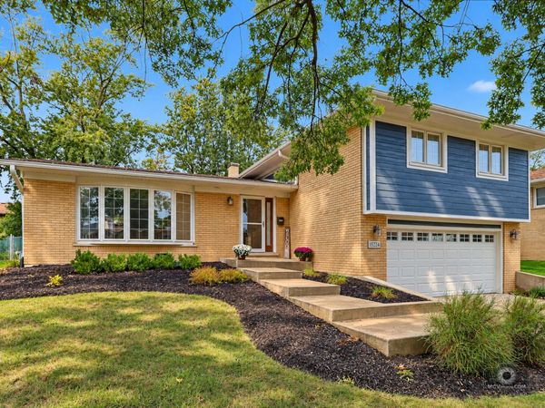 15224 Walnut Road , Oak Forest, IL 60452
