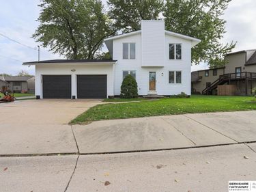 53 Lakewood Villa Street, Council Bluffs, IA 51501