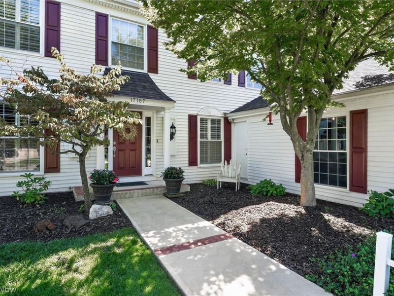 17167 Misty Lake Drive, Strongsville, OH 44136 Photo 3