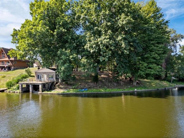 4007 Melton Avenue , Akron, OH 44319