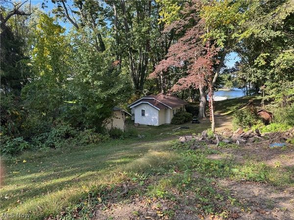 3995 Melton Avenue , Akron, OH 44319