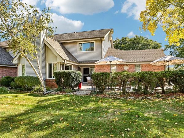 13530 W Fountain COURT, New Berlin, WI 53151
