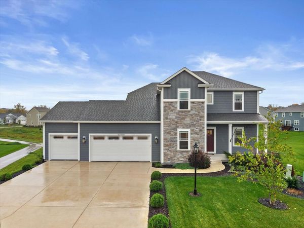 W227N7909 Tamarack COURT, Sussex, WI 53089