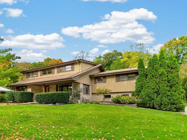 14920 W Olivia LANE, New Berlin, WI 53151