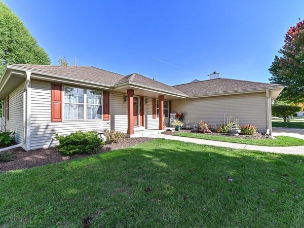 3632 Stillwater CIRCLE, Waukesha, WI 53189