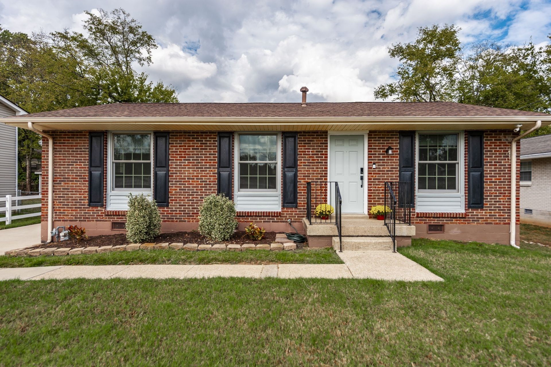 111 Cole Dr, Hendersonville, TN 37075 Main Photo