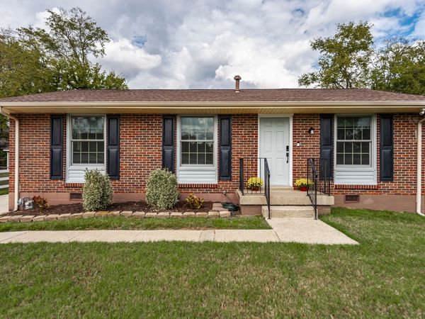 111 Cole Dr , Hendersonville, TN 37075