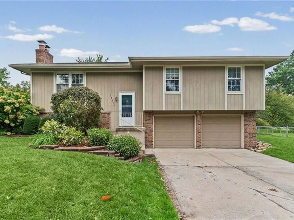 10517 N McGee Street, Kansas City, MO 64155