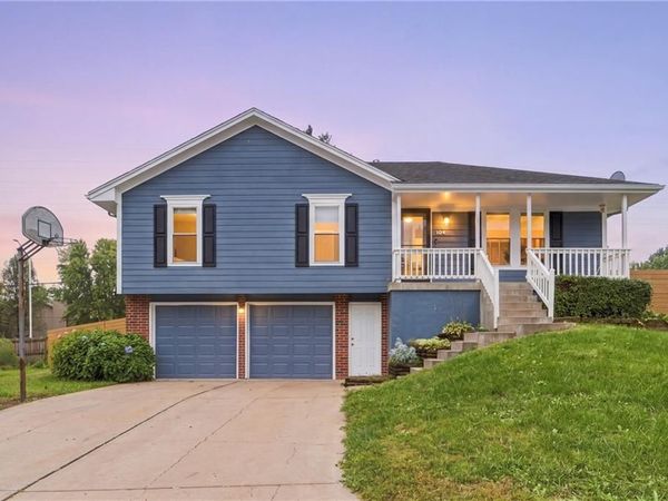 104 NE Bristol Circle, Lee's Summit, MO 64063