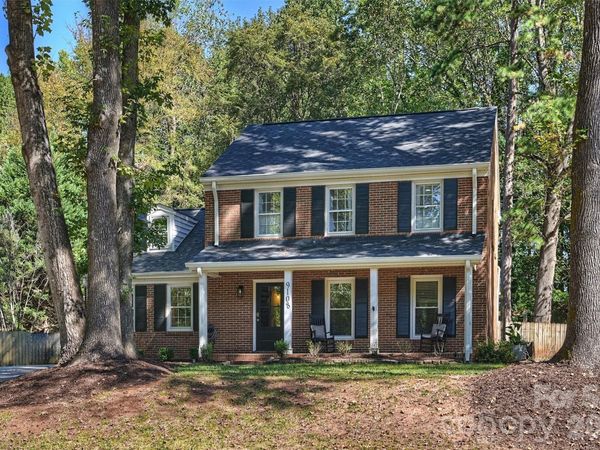 9108 New Towne Drive , Matthews, NC 28105