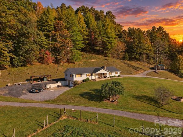 900 Prices Creek Road , Burnsville, NC 28714