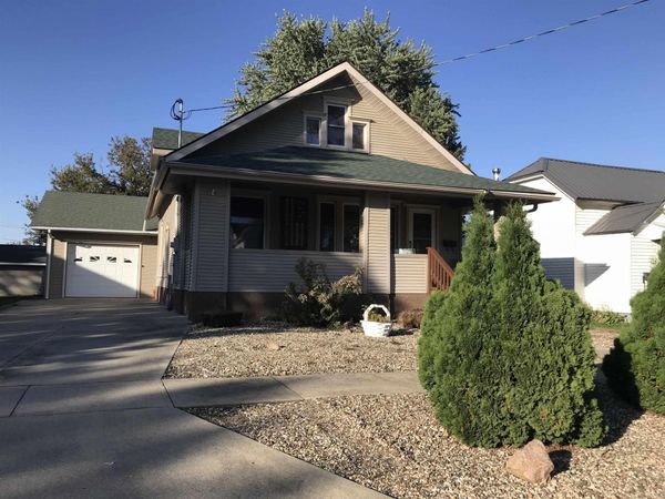 106 W 3rd Street, Riceville, IA 50466
