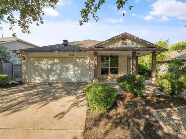2807 Winslow DR , Leander, TX 78641