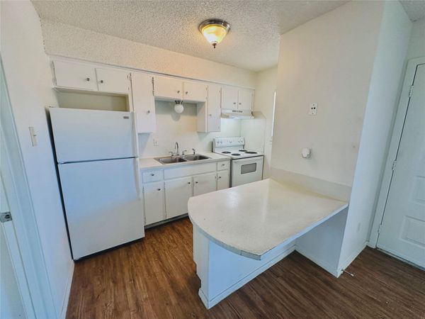3106 Stoneway DR , Unit 204, Austin, TX 78757
